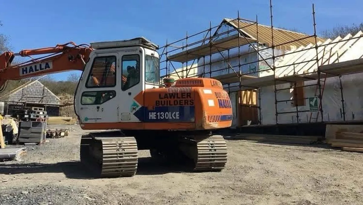 13 Tonne Excavator - Image 1