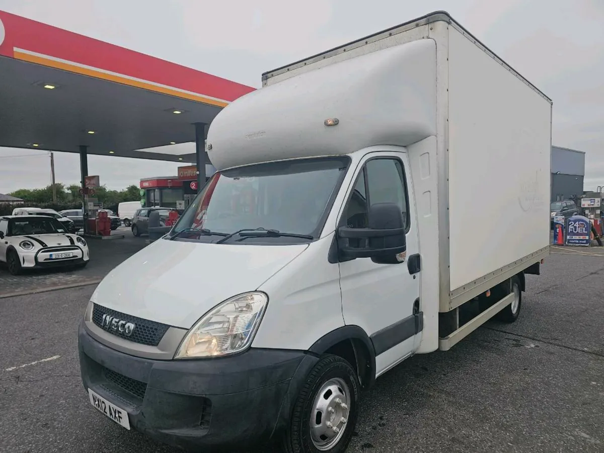 Van - Image 3