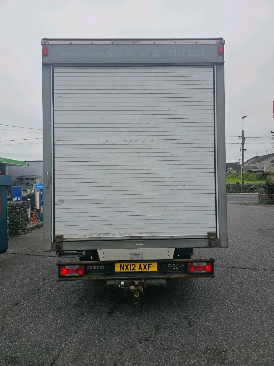Van - Image 4