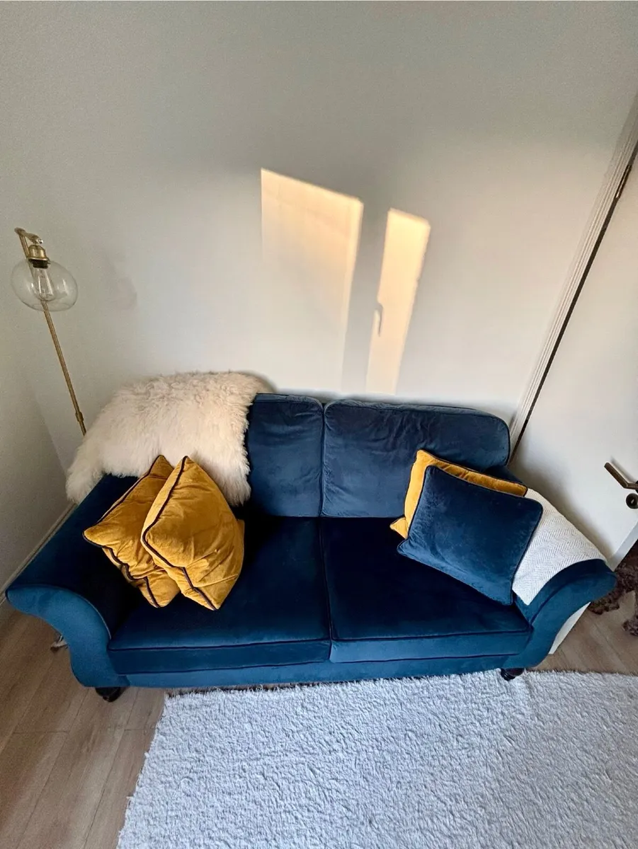 Navy velvet couch - Image 2