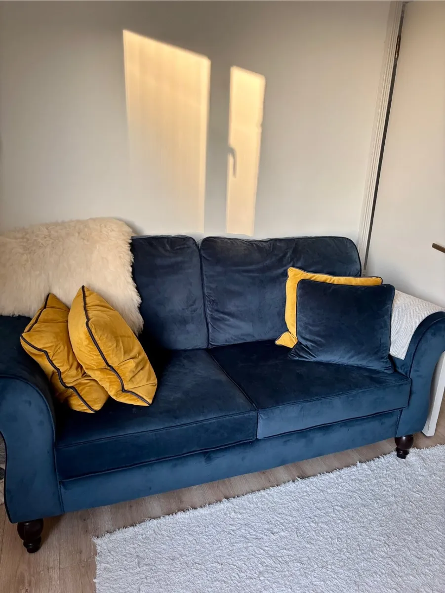 Navy velvet couch - Image 3