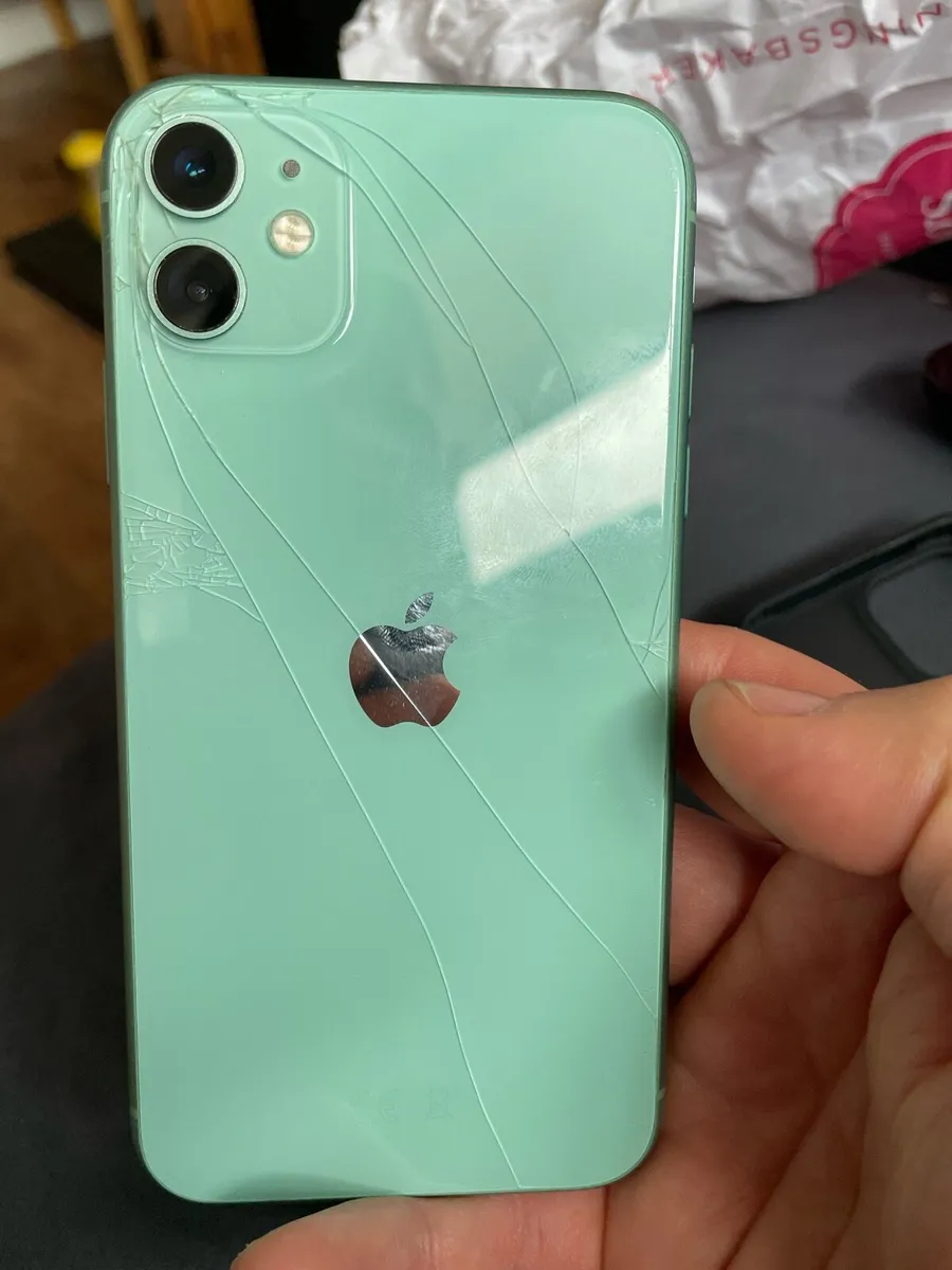 IPhone 11 - Image 3