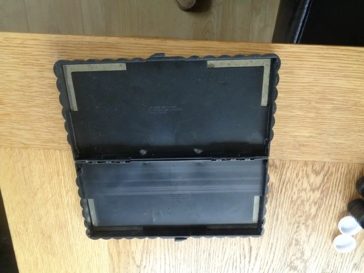 Draught Set in Portable Case for Sale - Image 2