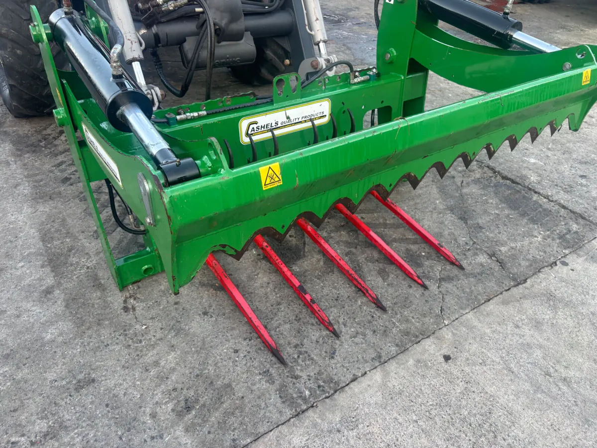 Cashel Bale Splitter - Image 1