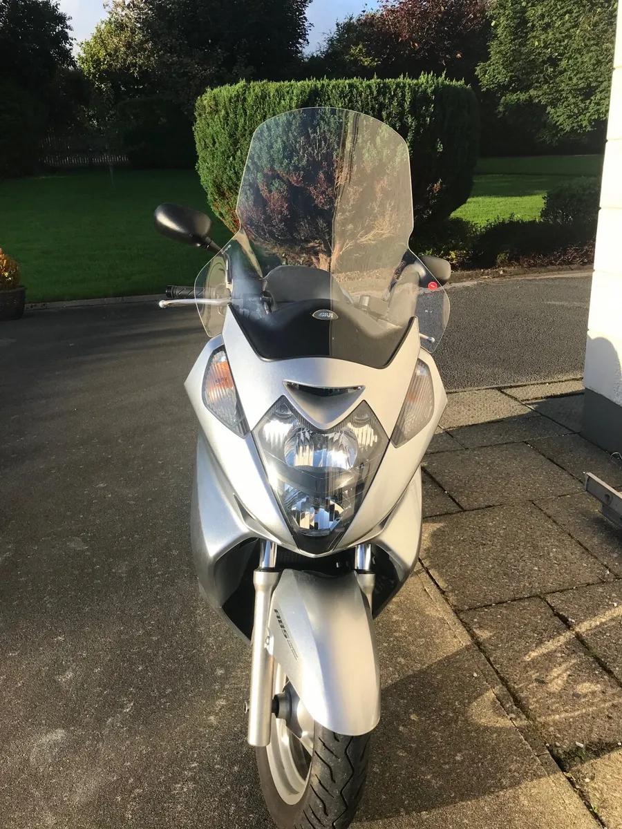 Motorcycle  Honda Silverwing - Image 3