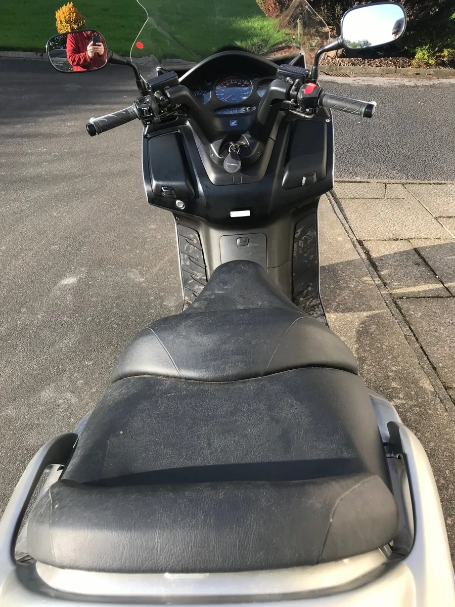 Motorcycle  Honda Silverwing - Image 4