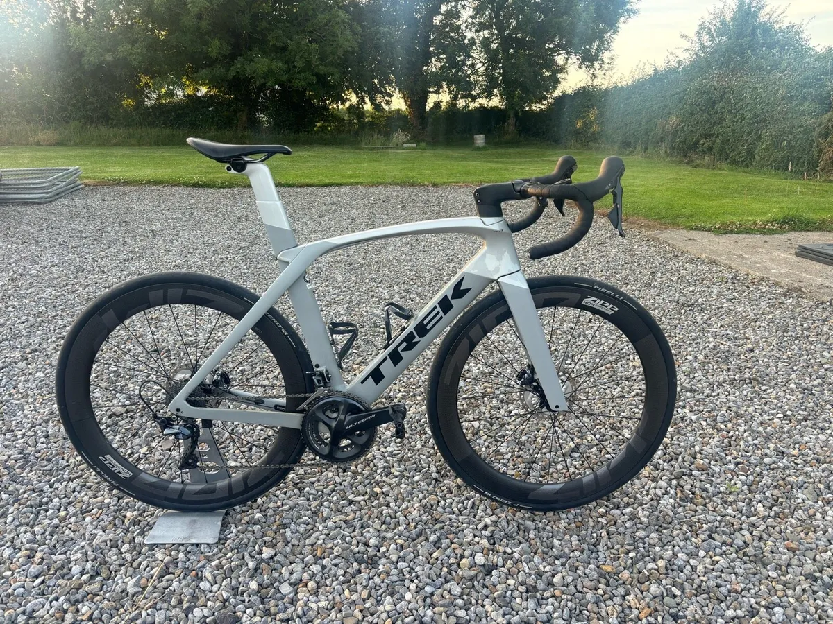 Trek Madone SLR 6 - Image 1