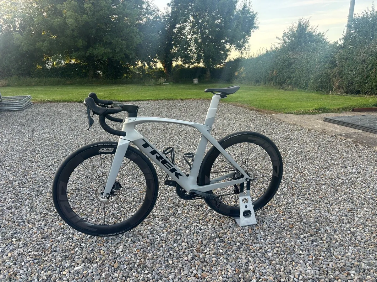 Trek Madone SLR 6 - Image 2