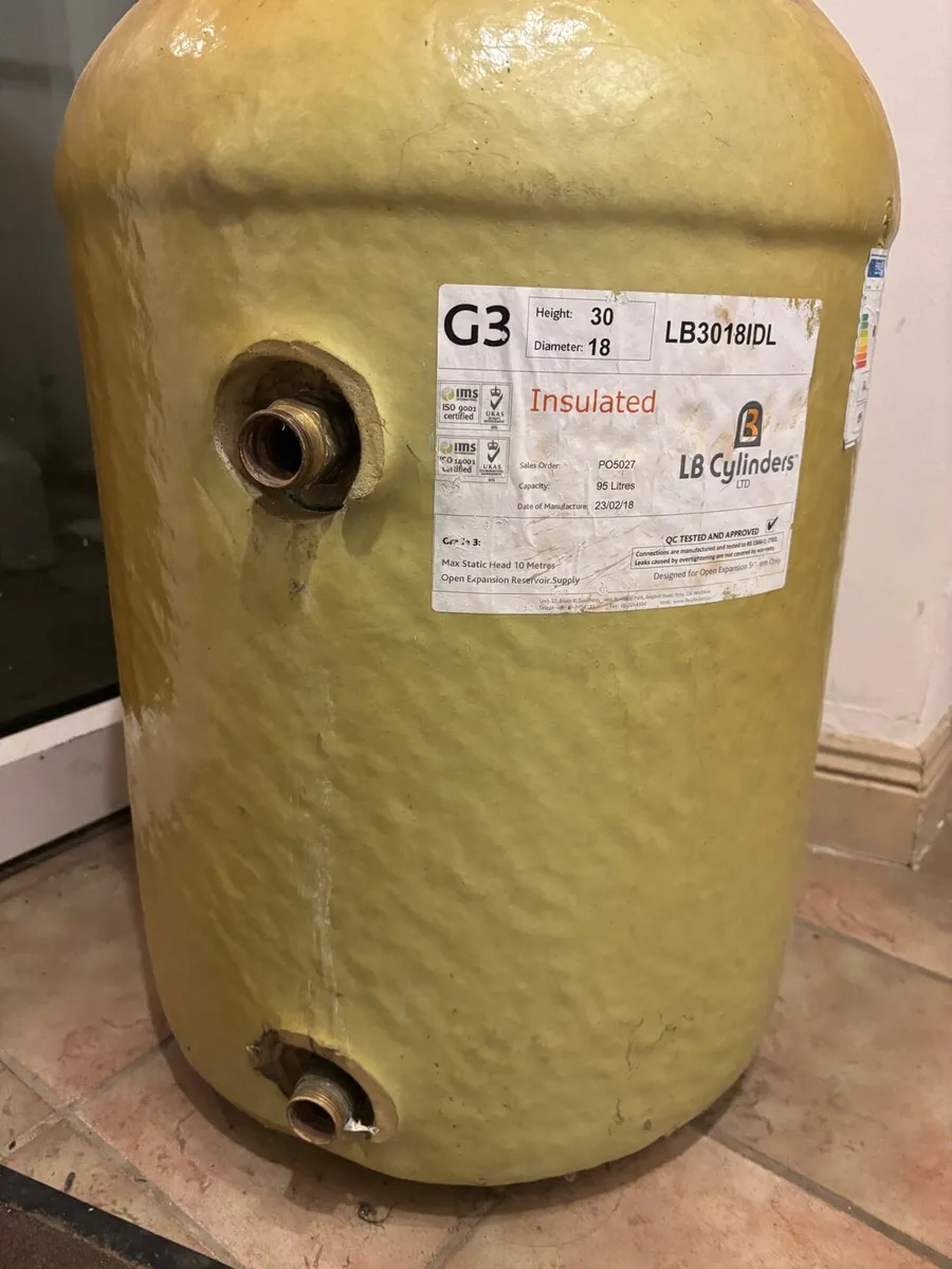 Hot water cylinder - Image 1