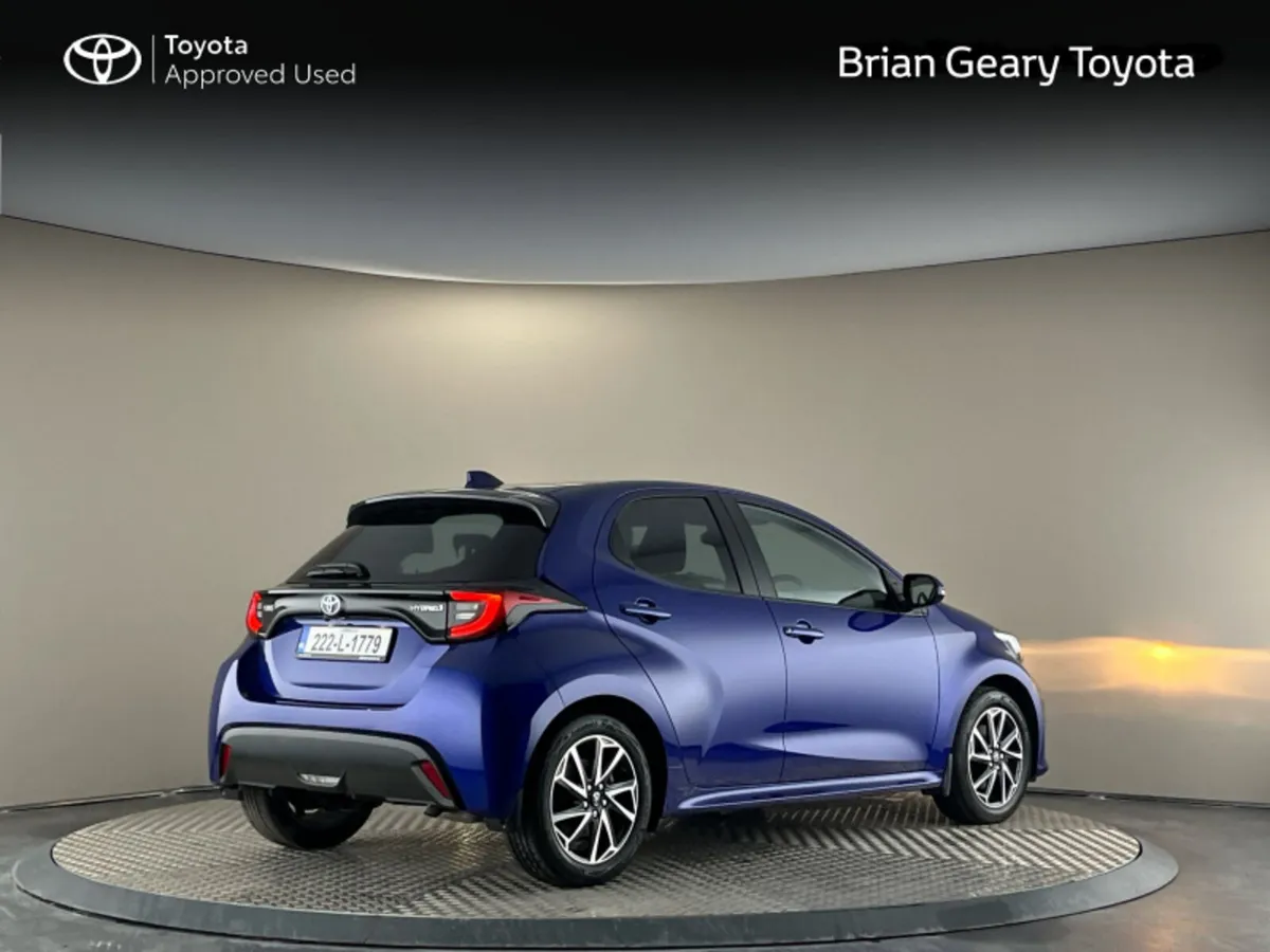 Toyota Yaris HYBRID LUNA SPORT - Image 2