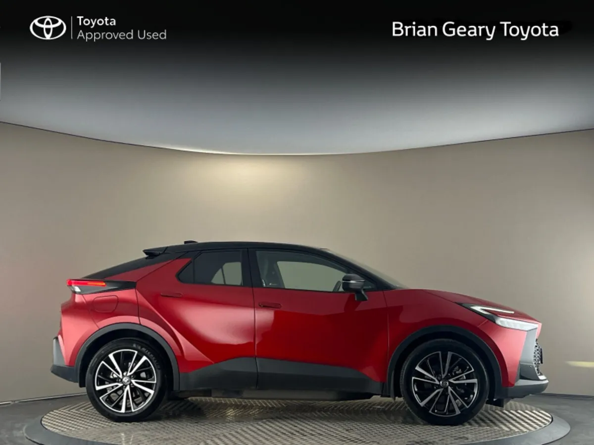 Toyota C-HR C-HR PHEV SOL - Image 3