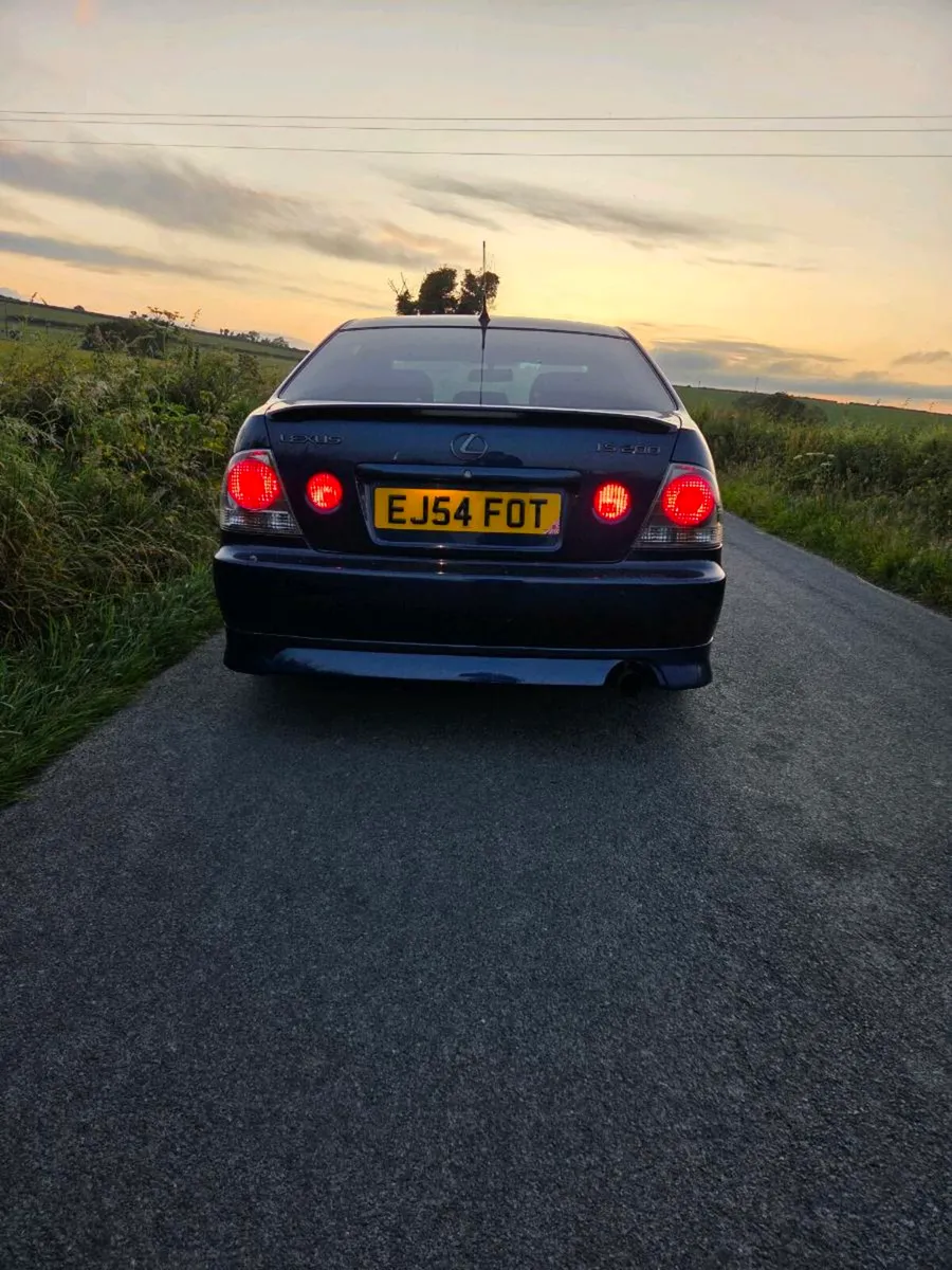 Lexus is200 - Image 3