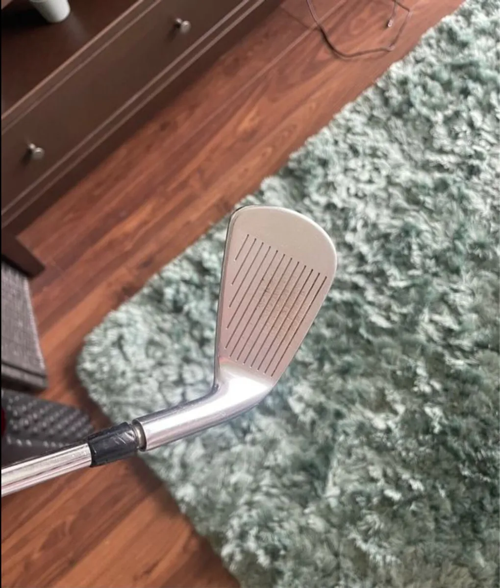 Left handed golf clubs - Image 1