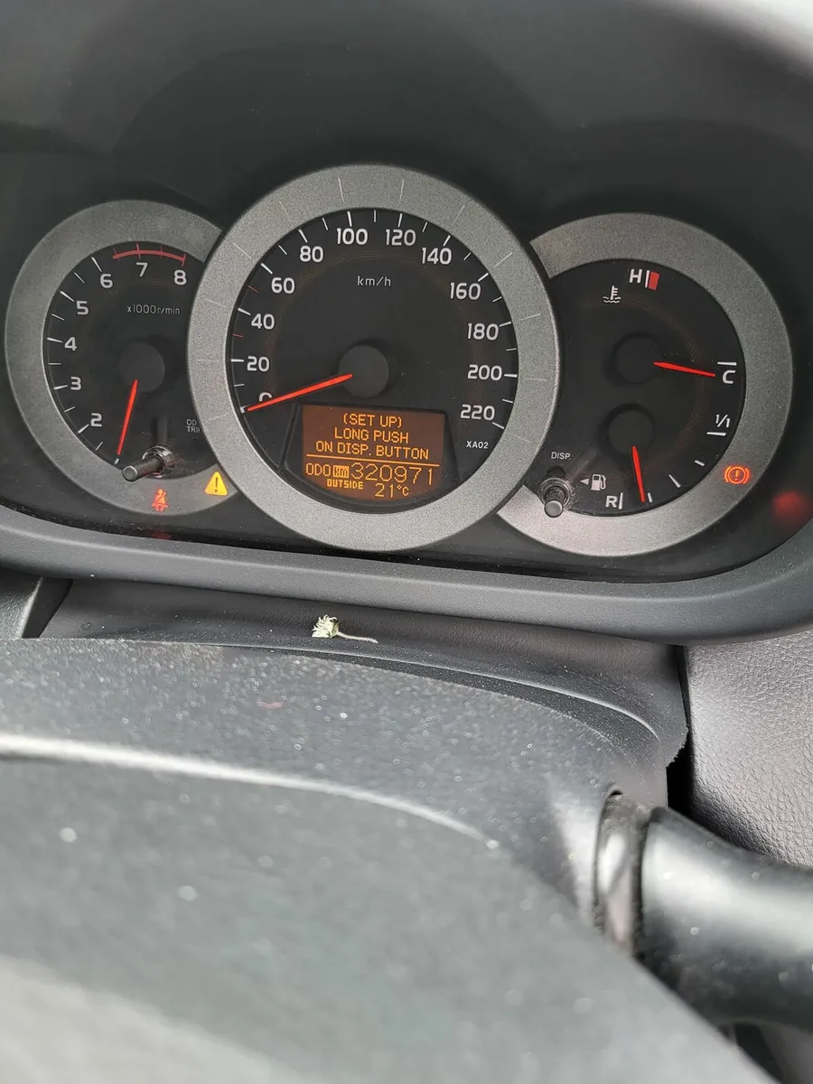 Toyota Rav 4 automatic - Image 4