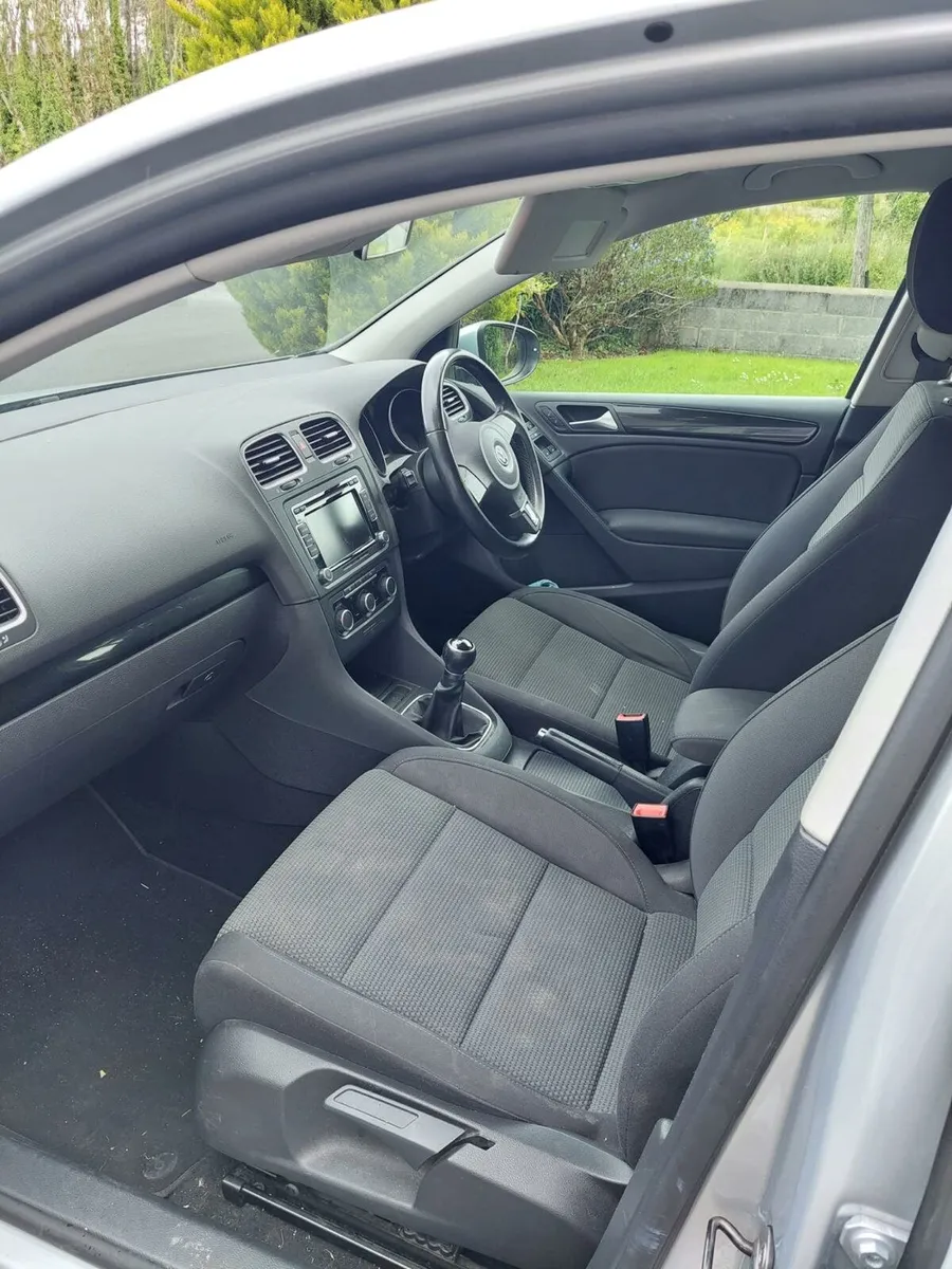 Car - Image 3