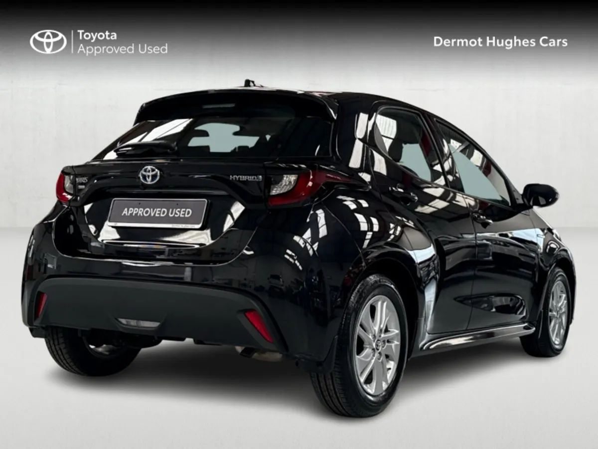Toyota Yaris HYBRID LUNA 4DR AUTO - Image 2
