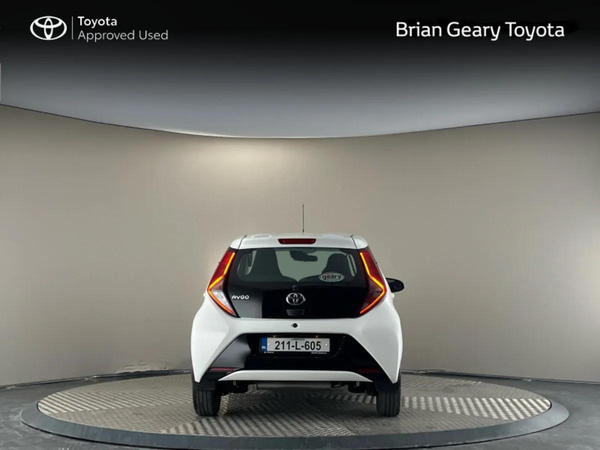 Toyota Aygo 1.0 X-PLAY - Image 4