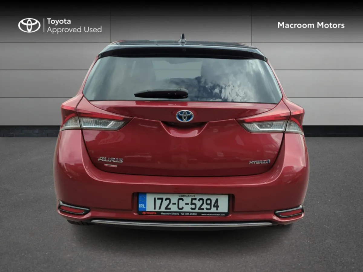 Toyota Auris HYBRID LUNA SPORT 4DR AUTO - Image 4