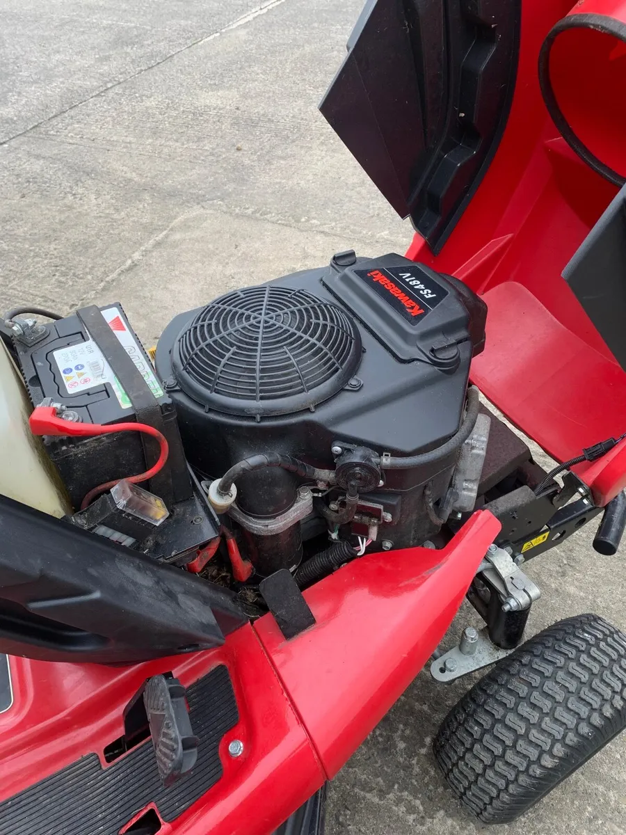 2017 Countax c60 ride on lawnmower - Image 3