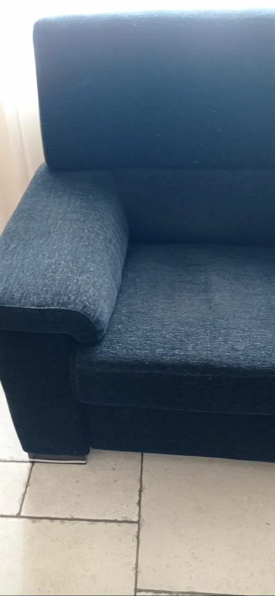L shape sofa and armchair c/w 3 footstools - Image 4