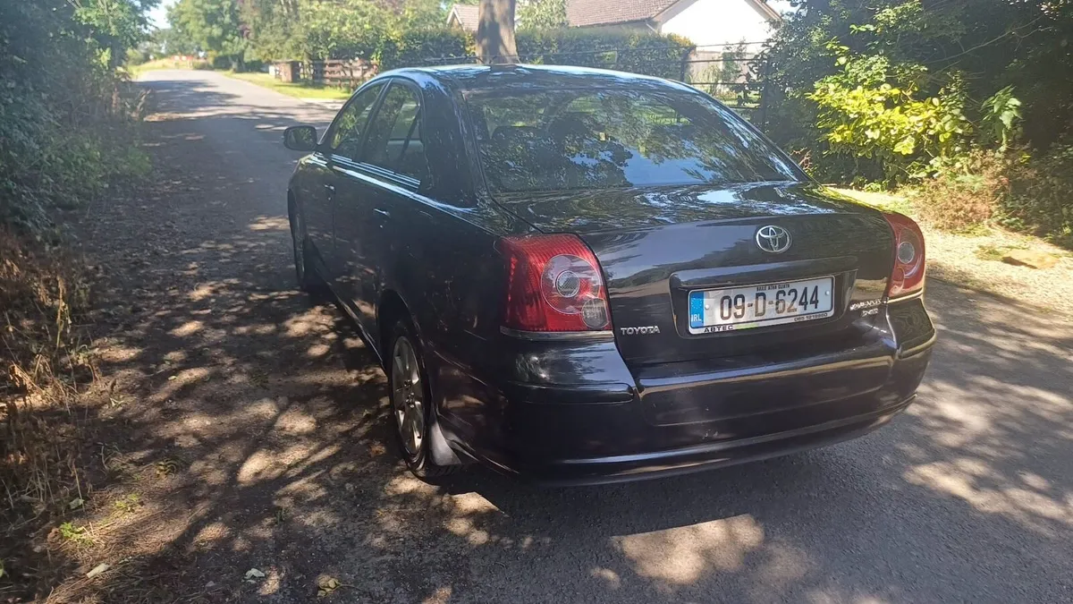 Toyota  Avensis 2.0 D - Image 2