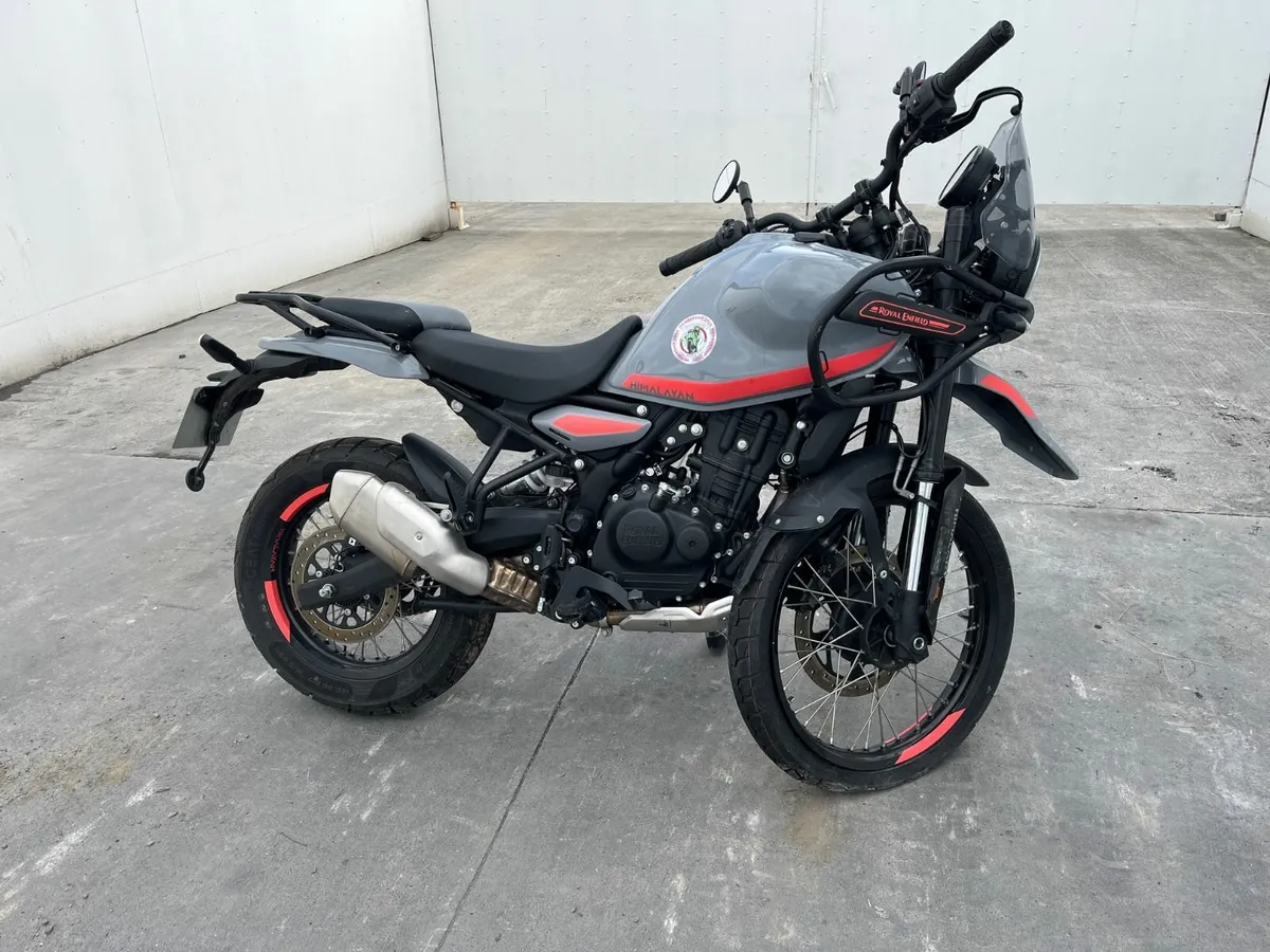 2024 royal enfield himalayan  only 300 km on bike - Image 3