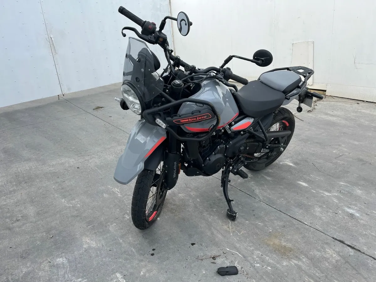 2024 royal enfield himalayan  only 300 km on bike - Image 4