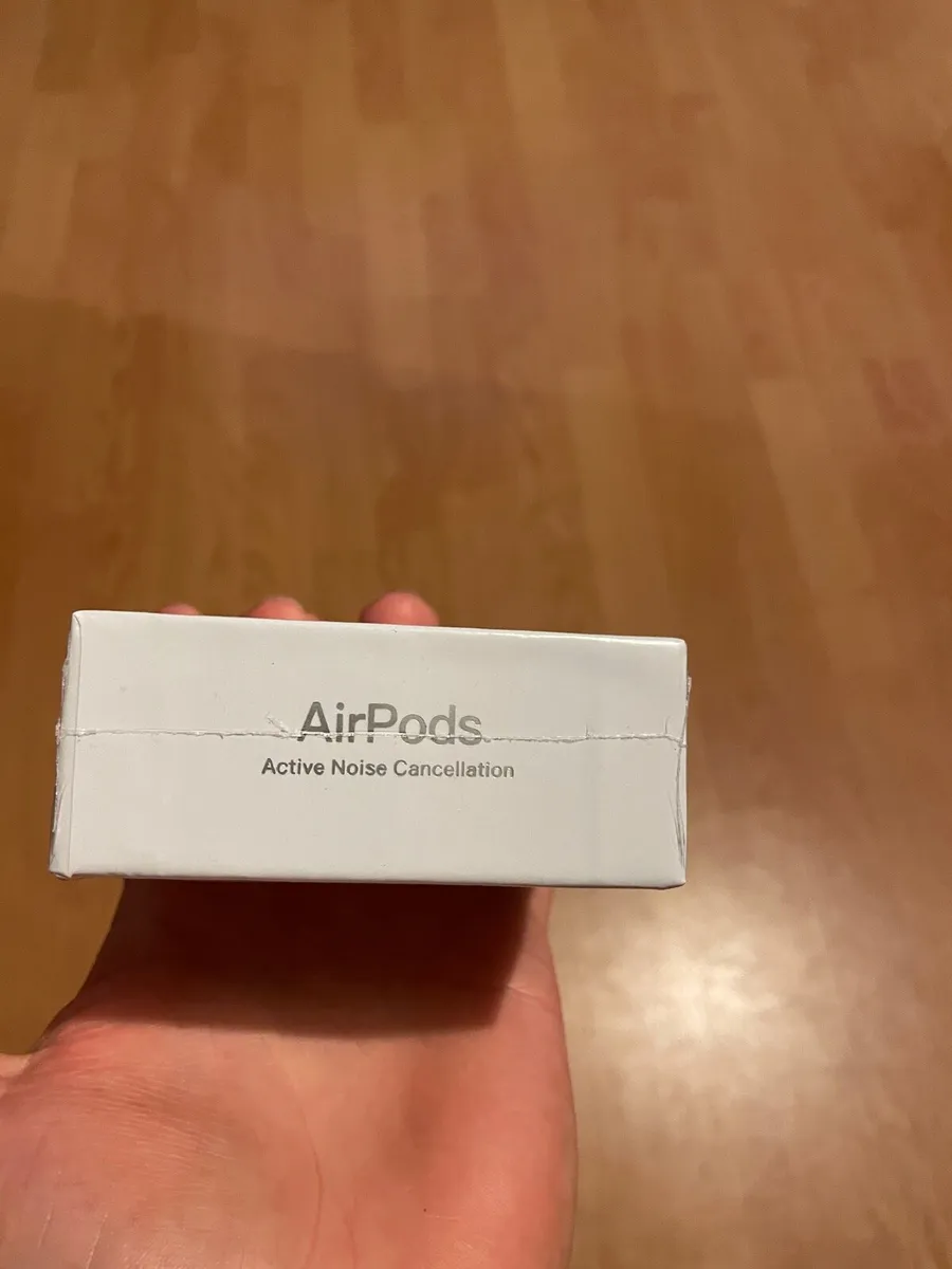 AirPods - Image 3