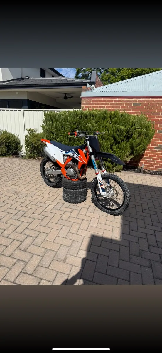 KTM 450 DIRT BIKE