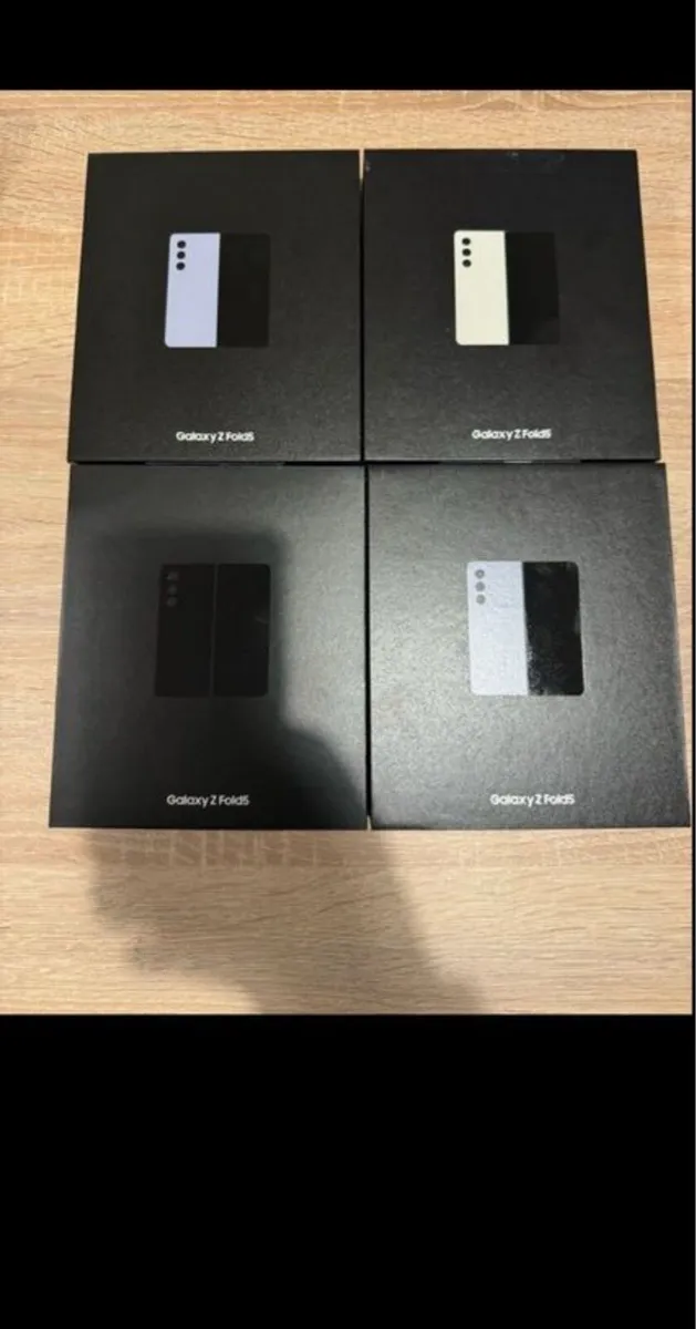 Samsung Galaxy Fold 5,256GB Sealed 2 y Warranty
