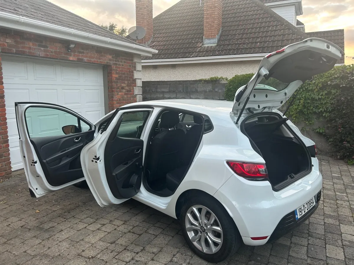 Renault Clio 2019 - Image 2