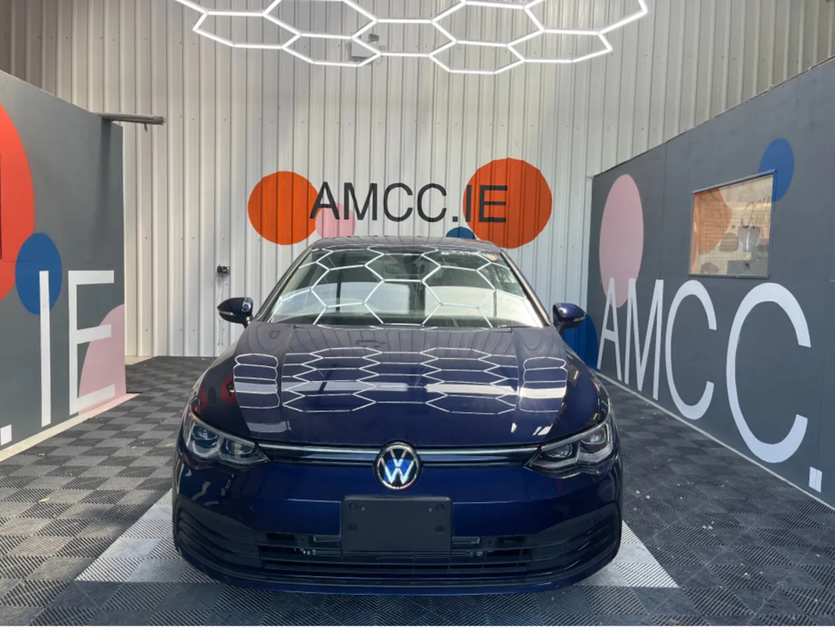 Volkswagen Golf 1.0 ETSI ACTIVE / 8k KMs  / REVERS - Image 2