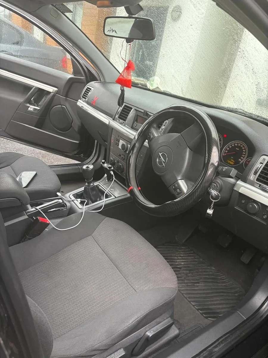 Opel Vectra 2008 - Image 1
