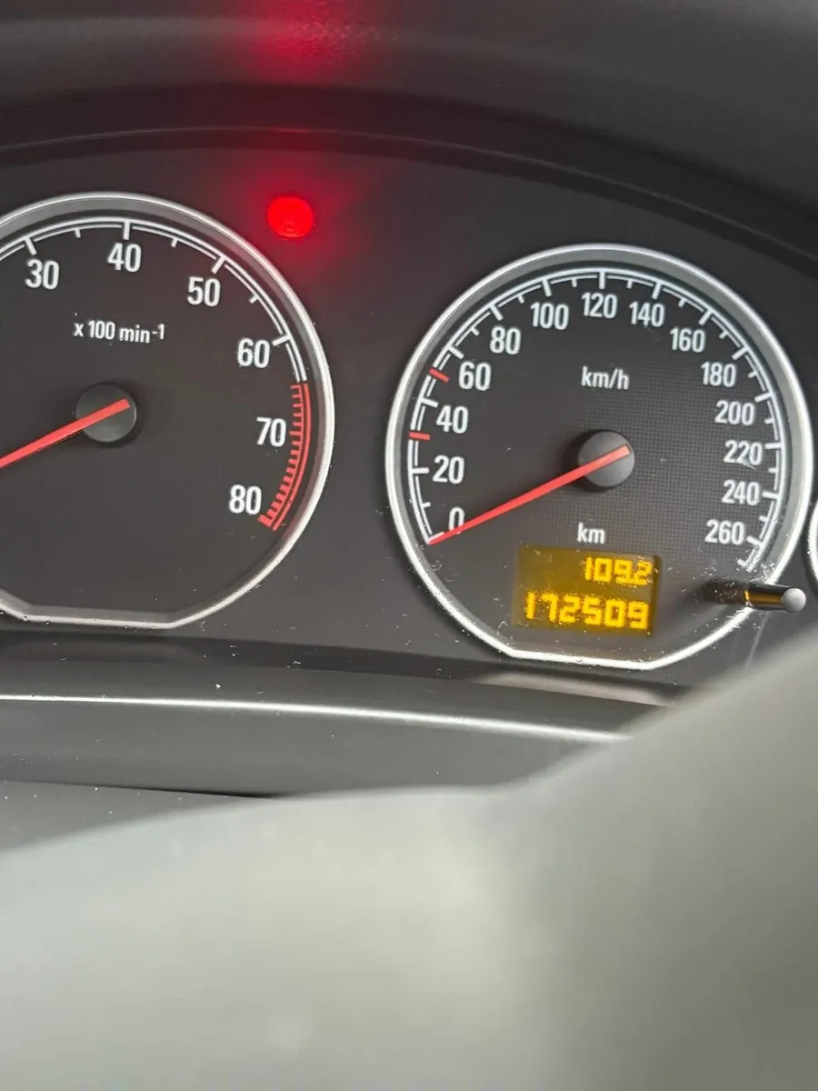 Opel Vectra 2008 - Image 2