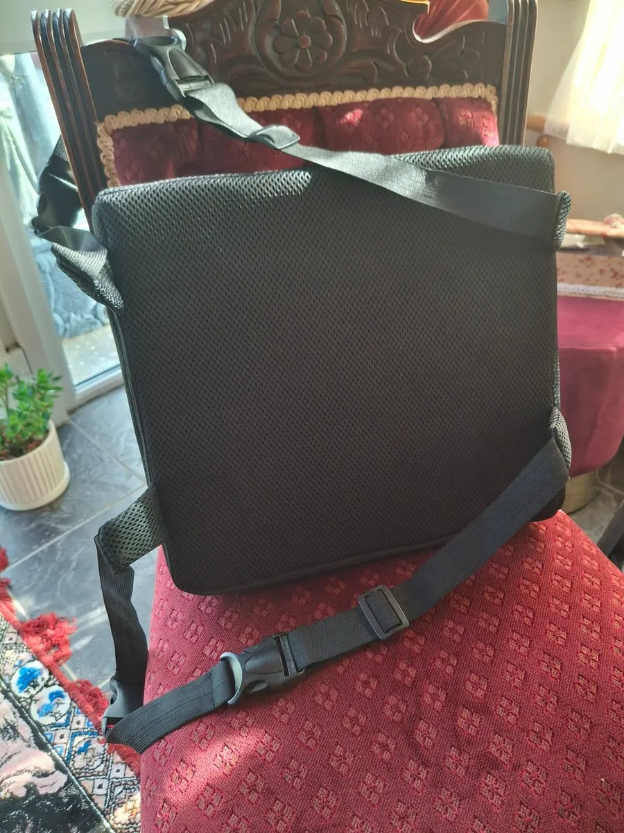 Pillow with straps (office chair) etc... - Image 4
