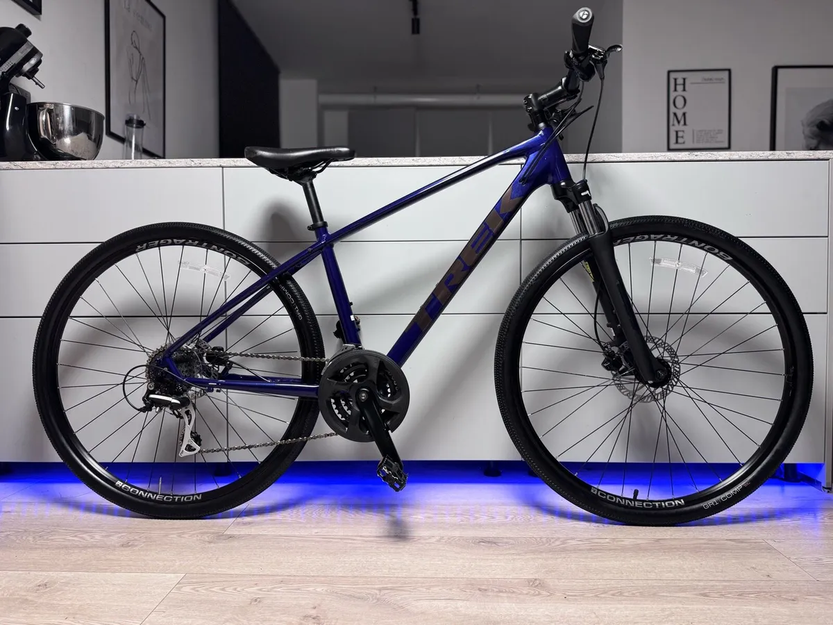 TREK Dual Sport 2 Hybrid Bike - Image 1