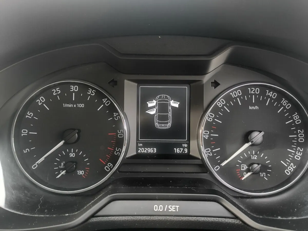 Skoda Octavia 2016 - Image 2