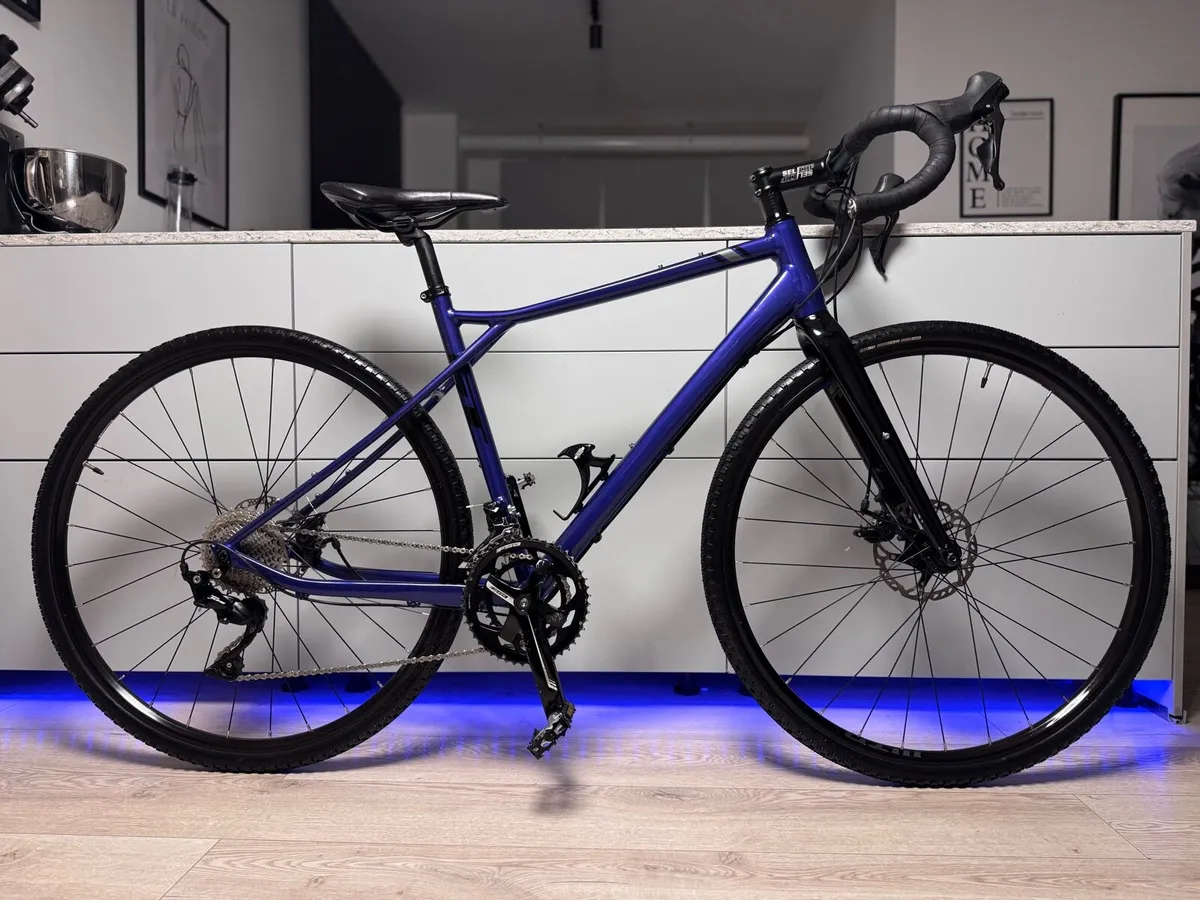 GT Grade Gravel Bike Shimano 105 - Image 1
