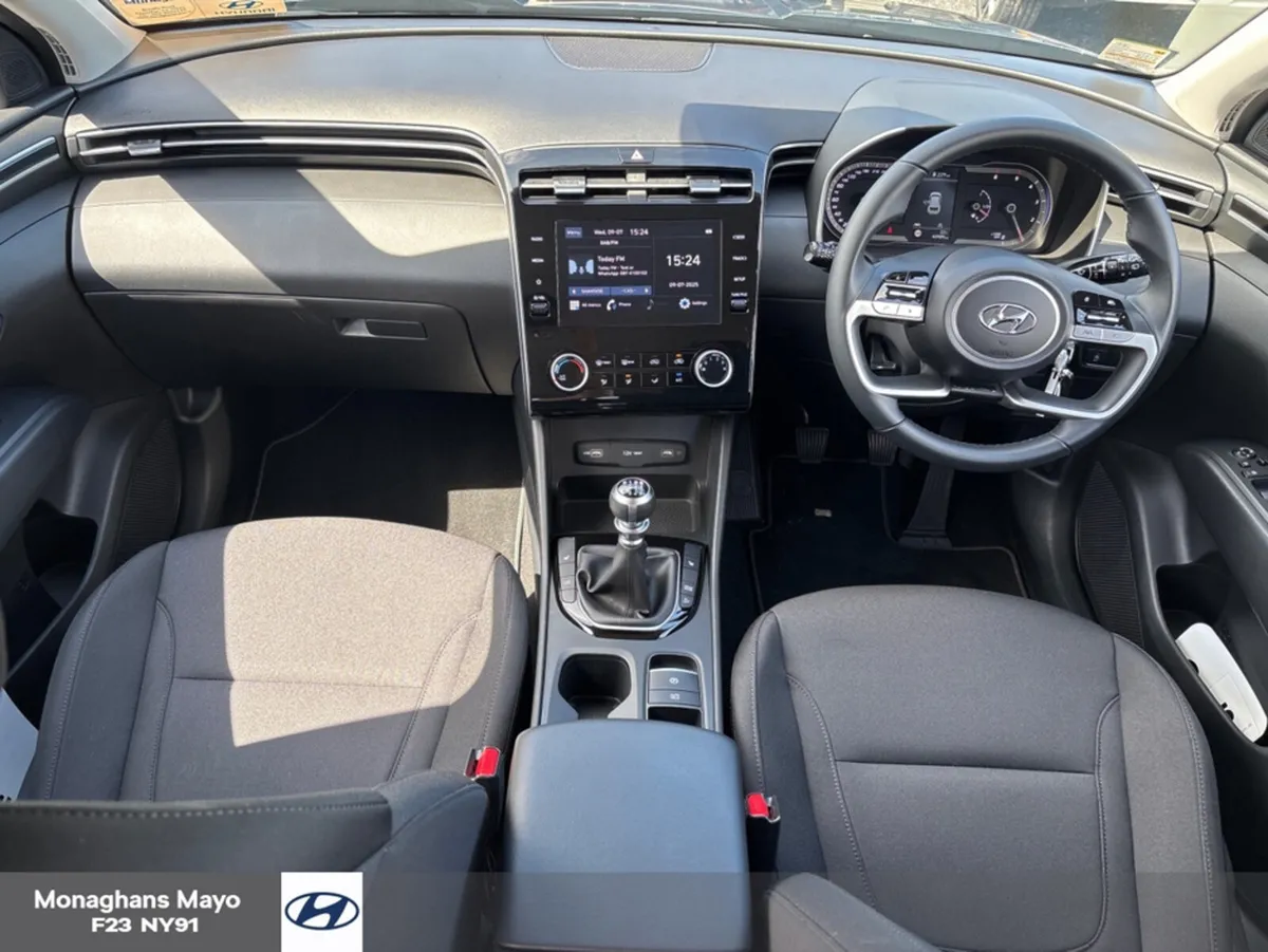 Hyundai Tucson COMFORT PLUS 1.6 DIESEL 5DR - Image 2