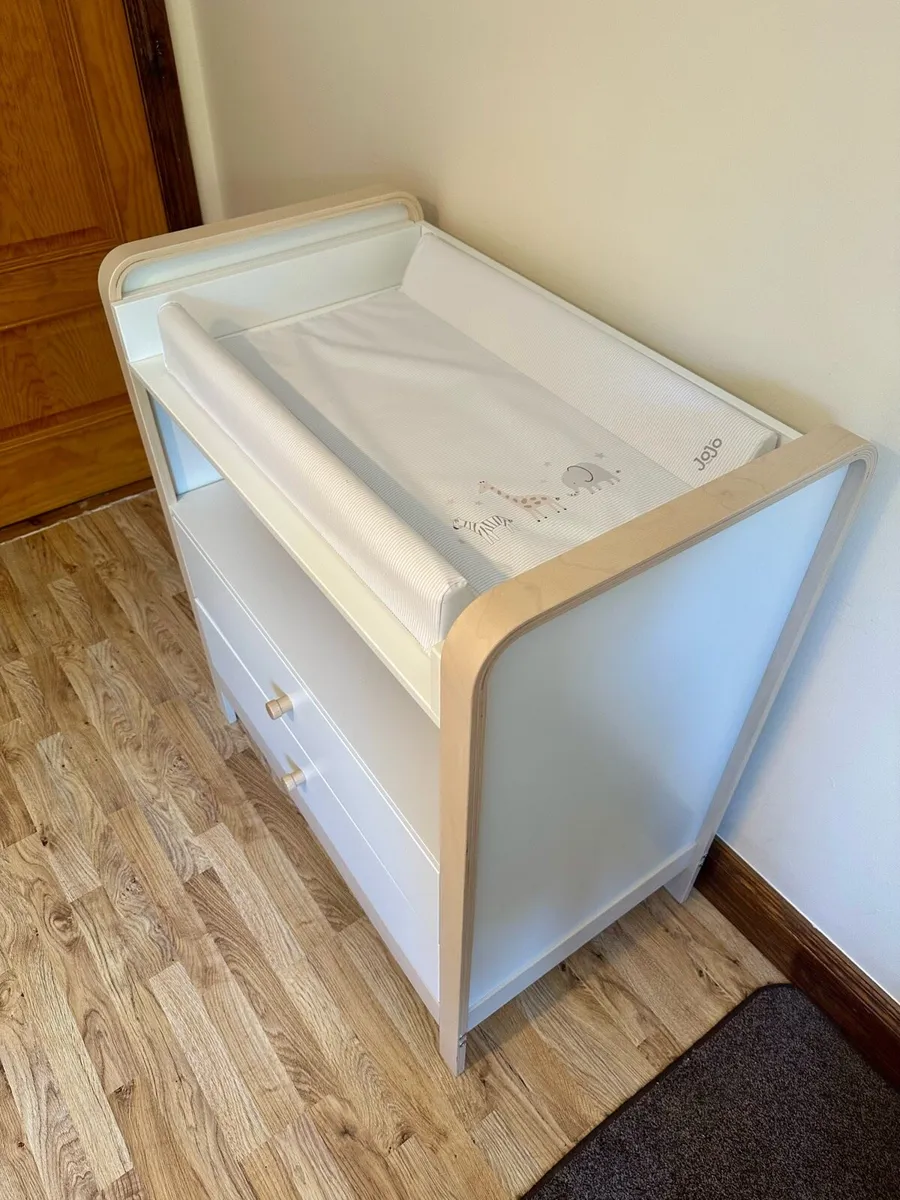 Changing table/chest of drawers - Image 3
