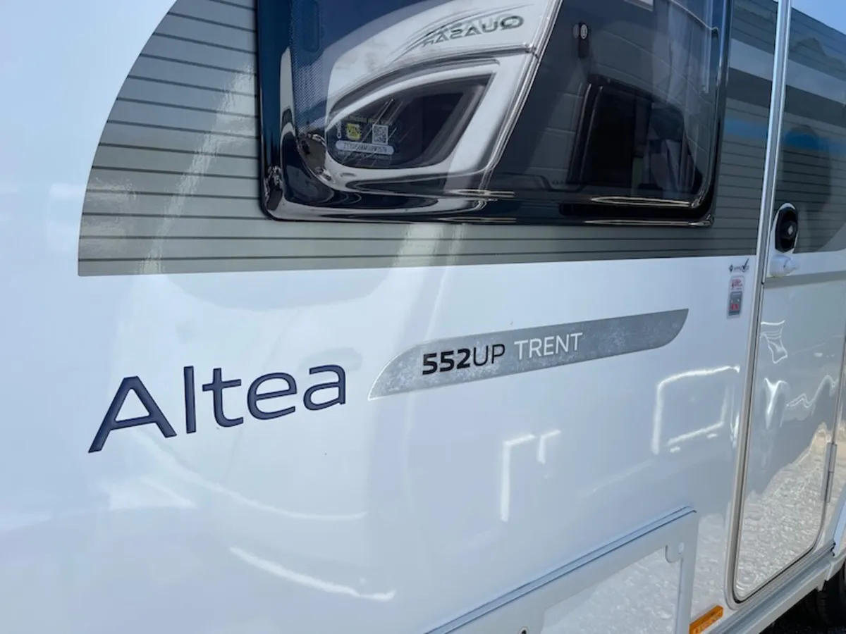2016 ADRIA 552 UP TRENT 4/5 BERTH CARAVAN - Image 4