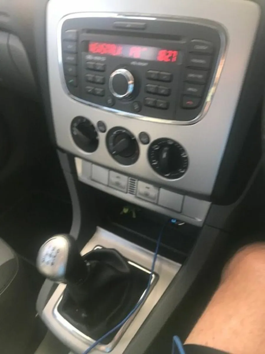 Ford Focus 2011 - Image 3