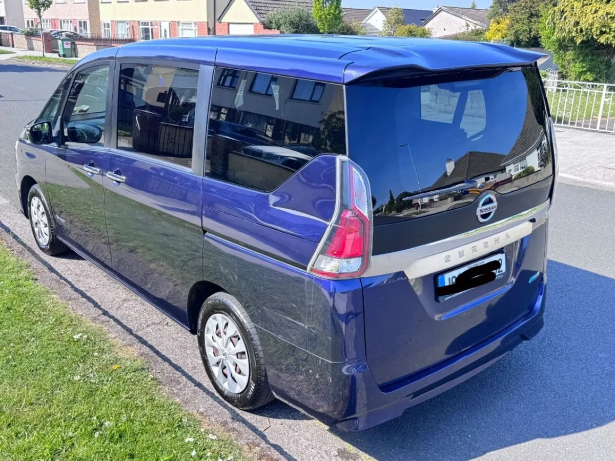 Nissan Serena - Image 4