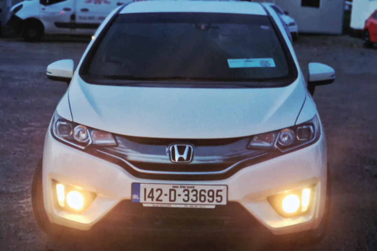 Honda Fit 2014 - Image 2