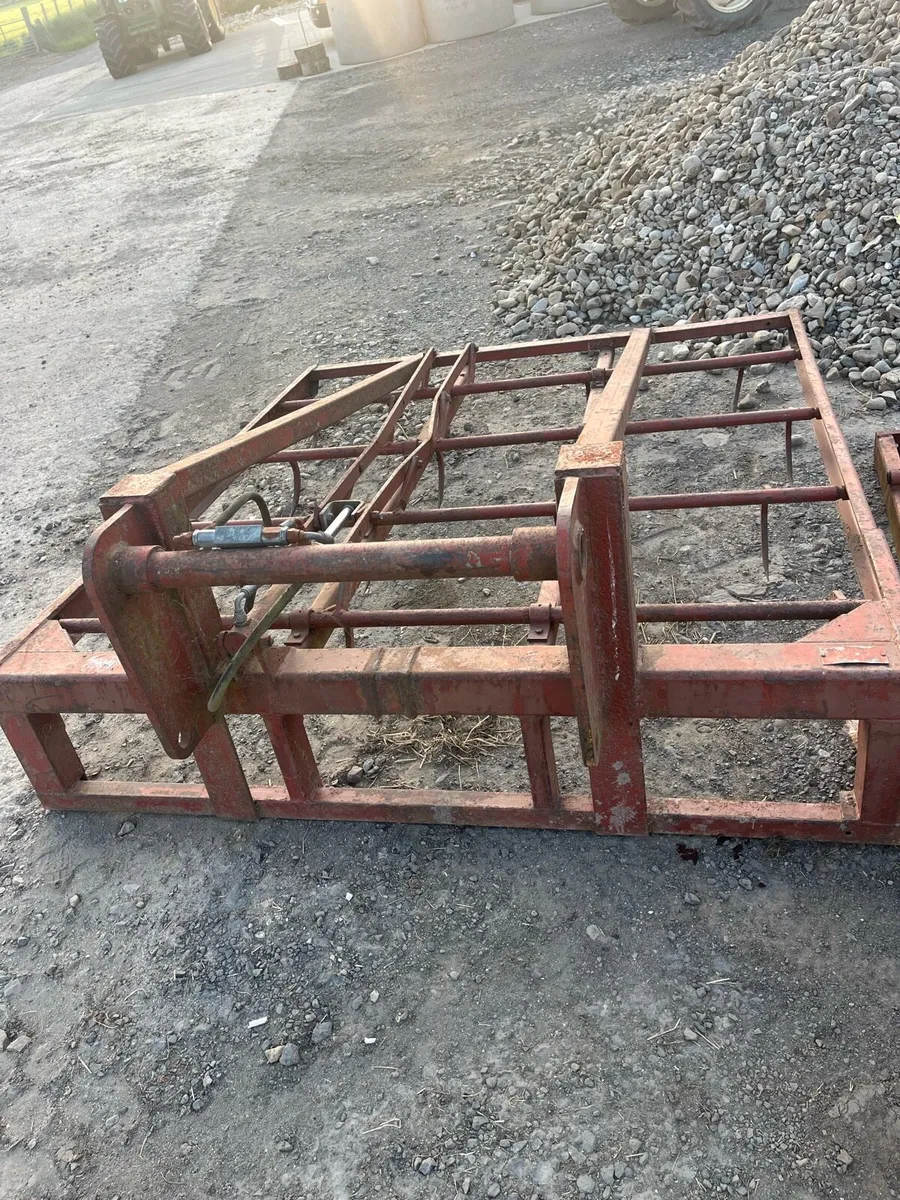 Flat 8 grab and bale sleighs - Image 2