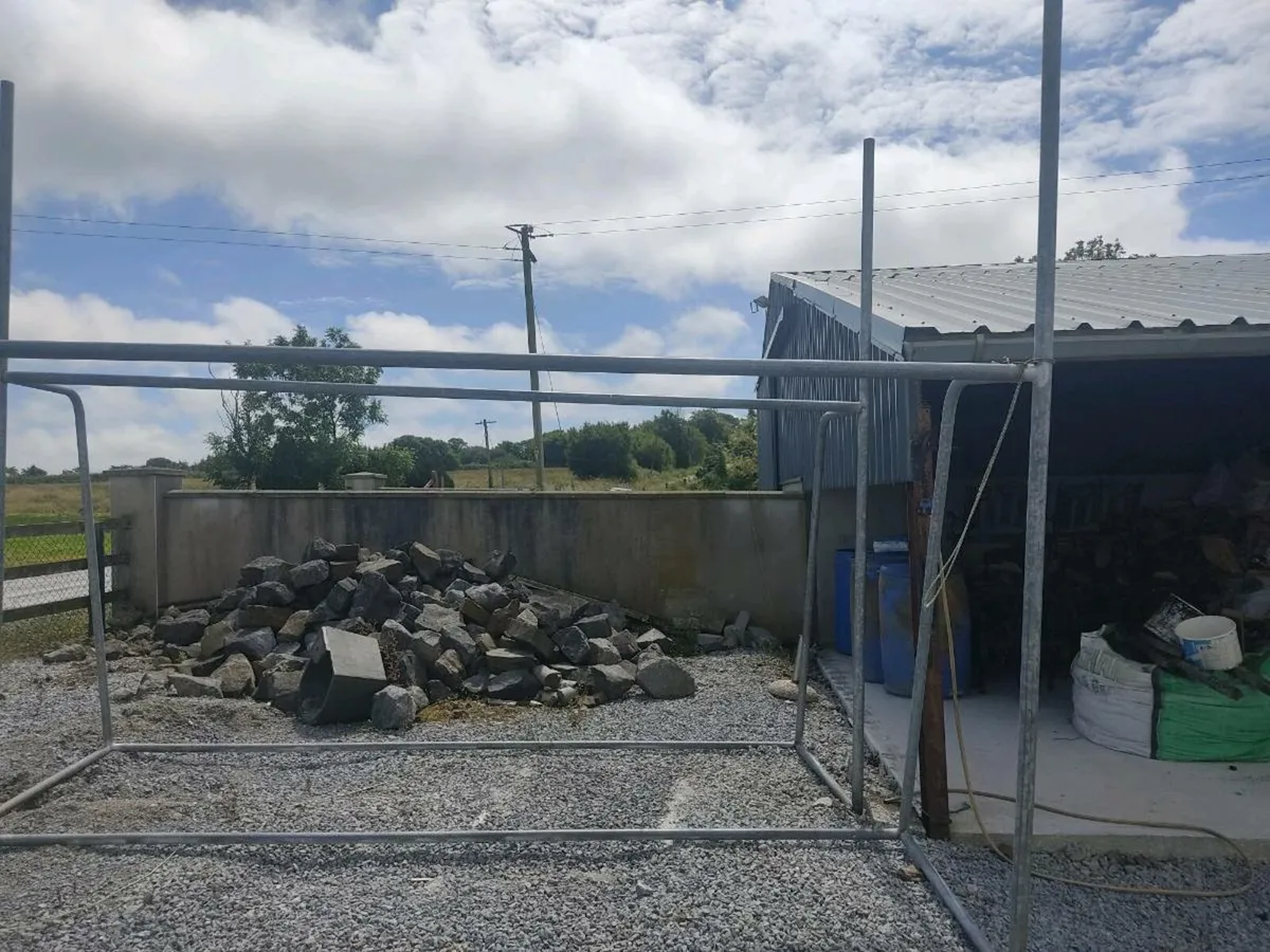 Goal posts - Image 1