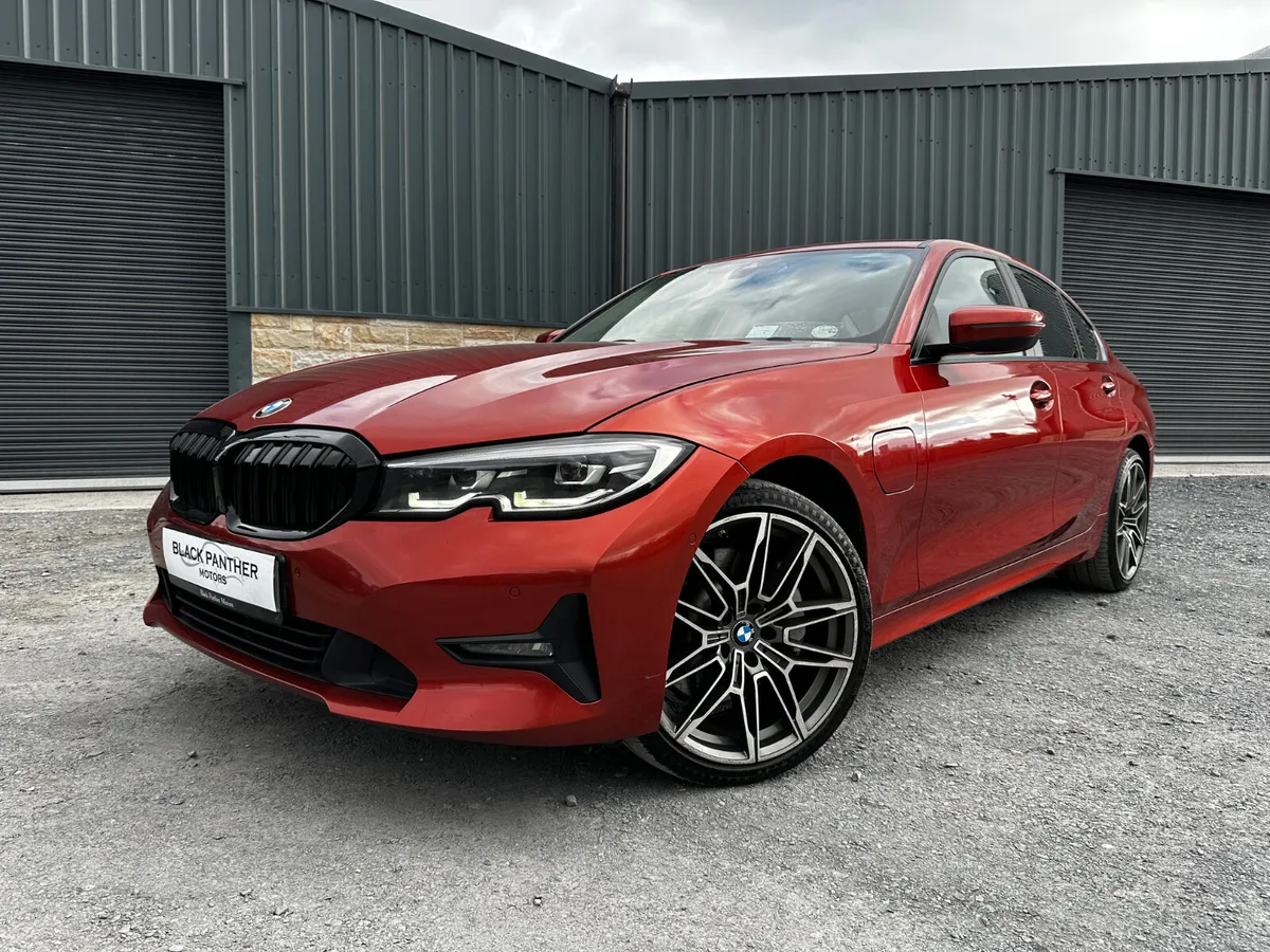 BMW 330e G20 SE PRO 2.0 PLUG IN HYBRID - Image 2