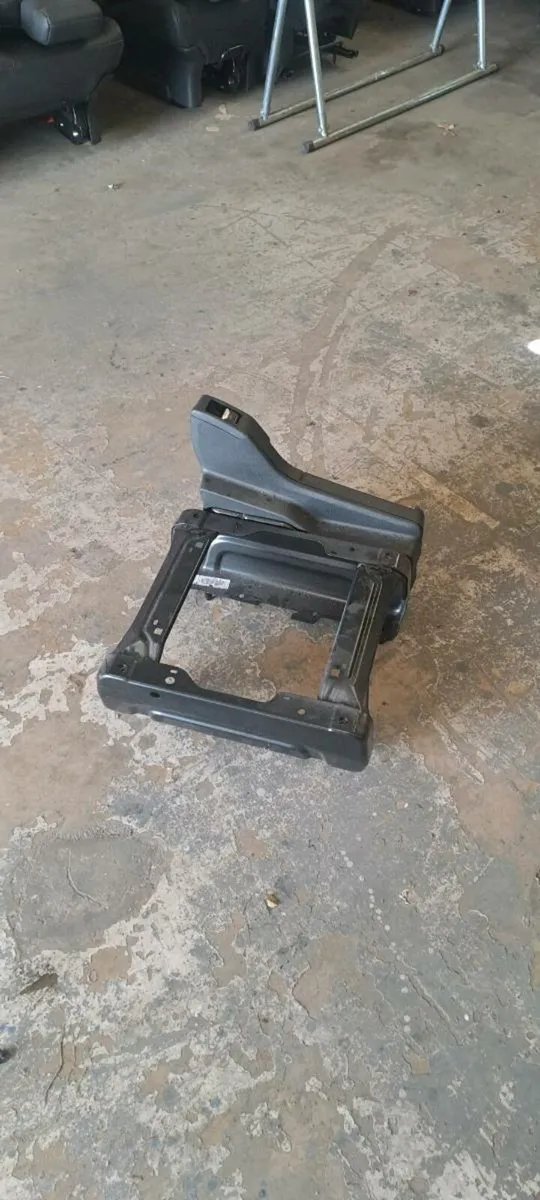 Vauxhall vivaro  2024 set of front seats - Image 3