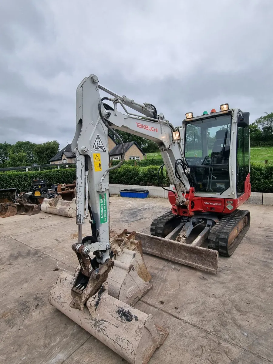 2018 TAKEUCHI TB230 - Image 3