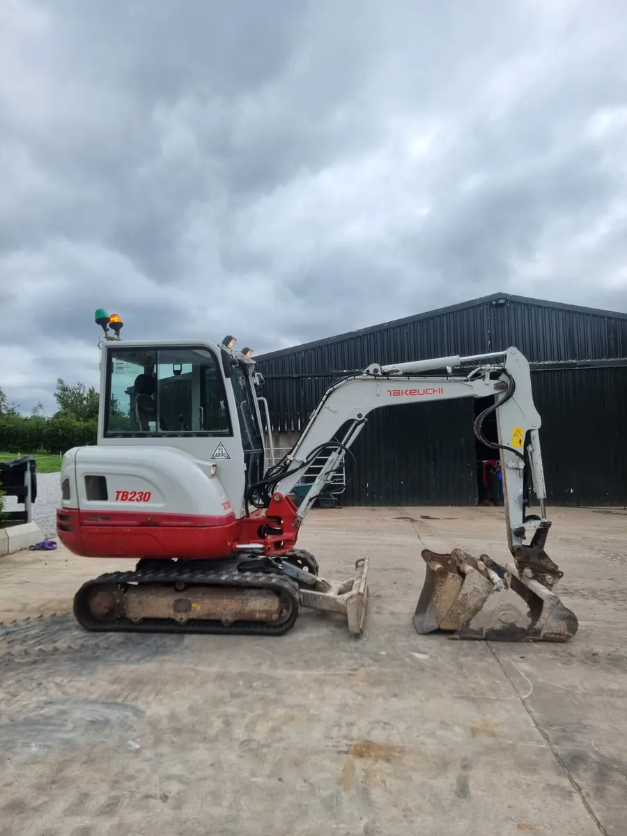 2018 TAKEUCHI TB230 - Image 1